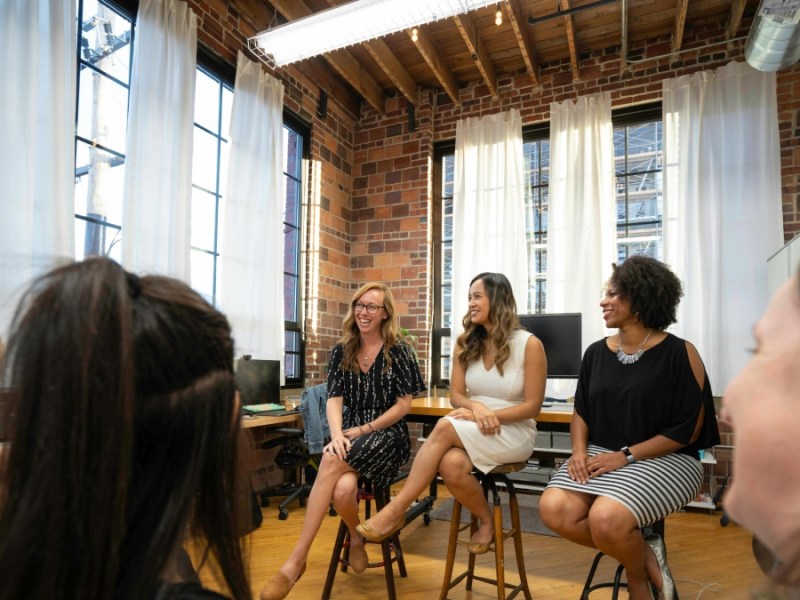 Mastering Live Book Pitches: Tips for Success (Plus a Free&nbsp;Template!)