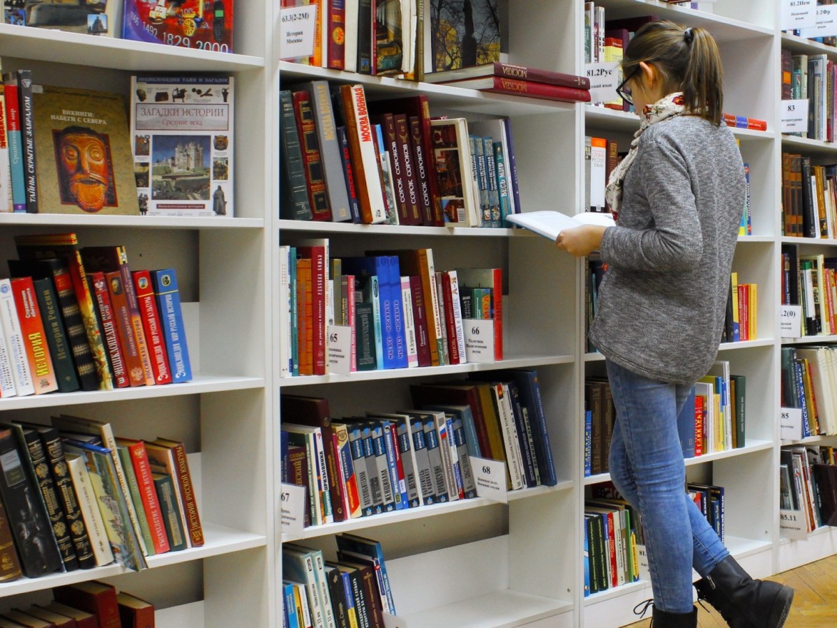 Mastering Literary Comps: A Guide for Query&nbsp;Success
